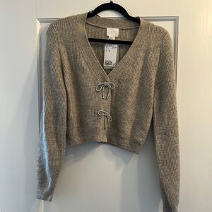 Oatmeal H&M cardigan with bow ties NWT
